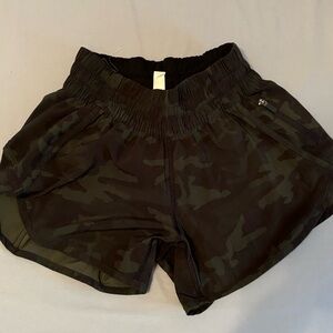 Lululemon Shorts size 4